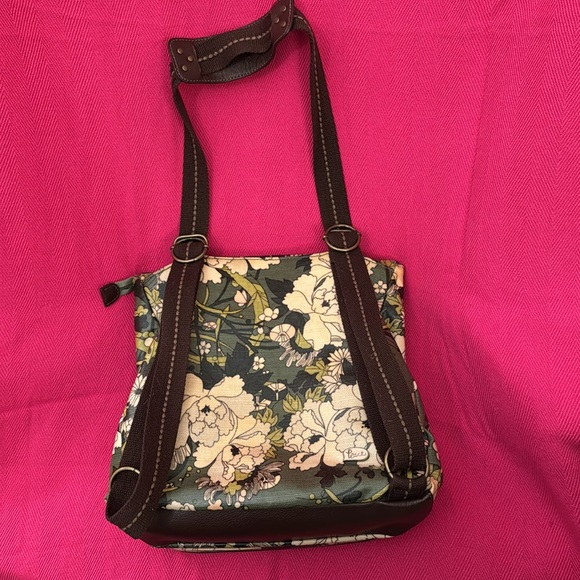 Cute Sakroots versatile green floral backpack/bag. - Picture 2 of 9